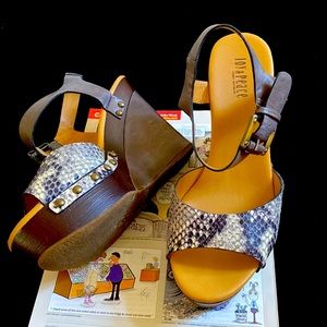 Joyce Peace snakeskin Leather Wedge Platform Sandals Women's size 6.5
